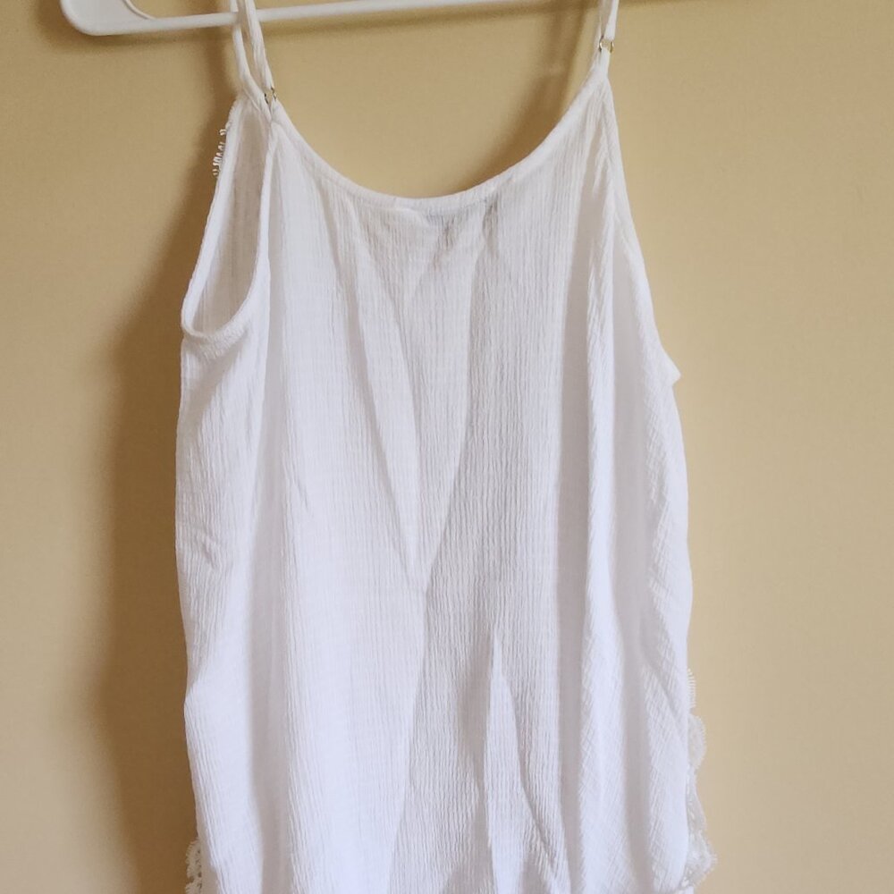 Davi & Dani White Top With Lace Size Small - Picture 4 of 6
